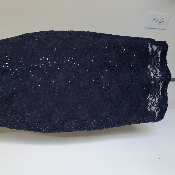 Connected Apparel Lined Sleeveless Navy Sequined & Lace Sheath Dress - Size 8 - Picture 8 of 12